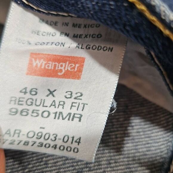 Wrangler 46 x 32 Regular Fit Medium Wash Jeans - Picture 5 of 6